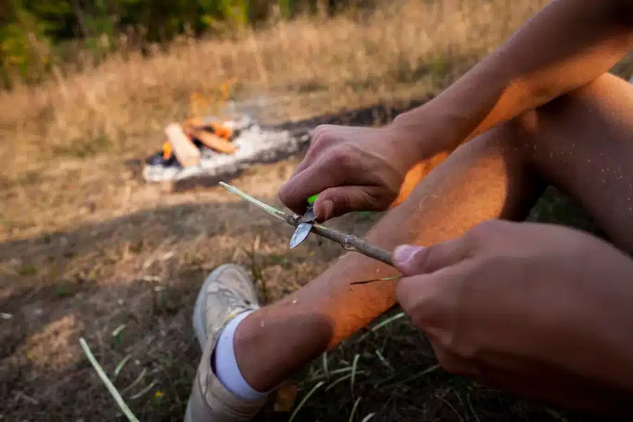 Useful Survival Knife Techniques for Outdoor Lovers