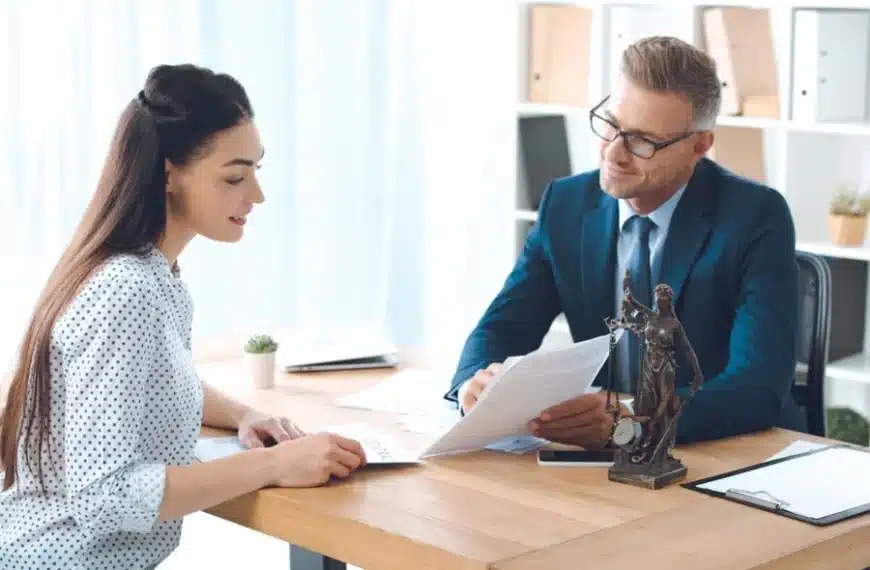 The Differences Between Public Defenders and Private Criminal Defense Lawyers