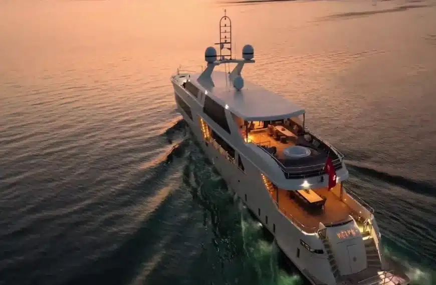 Yacht