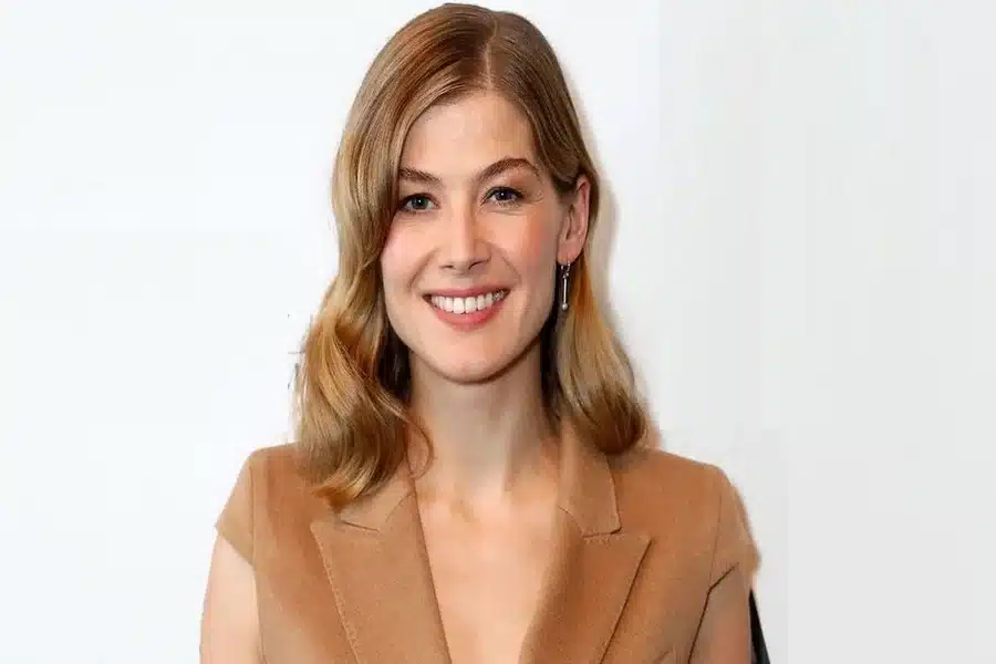 Rosamund Pike Height