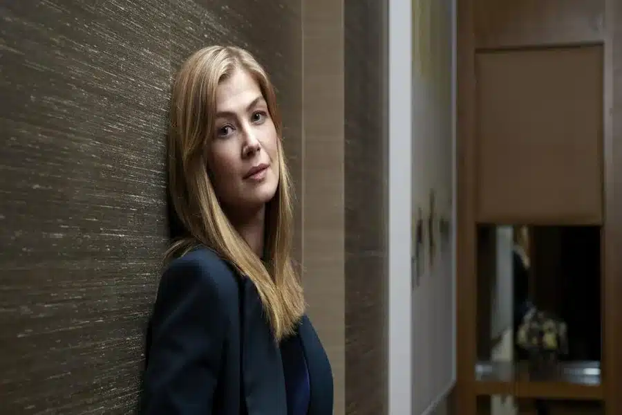 Rosamund Pike Height