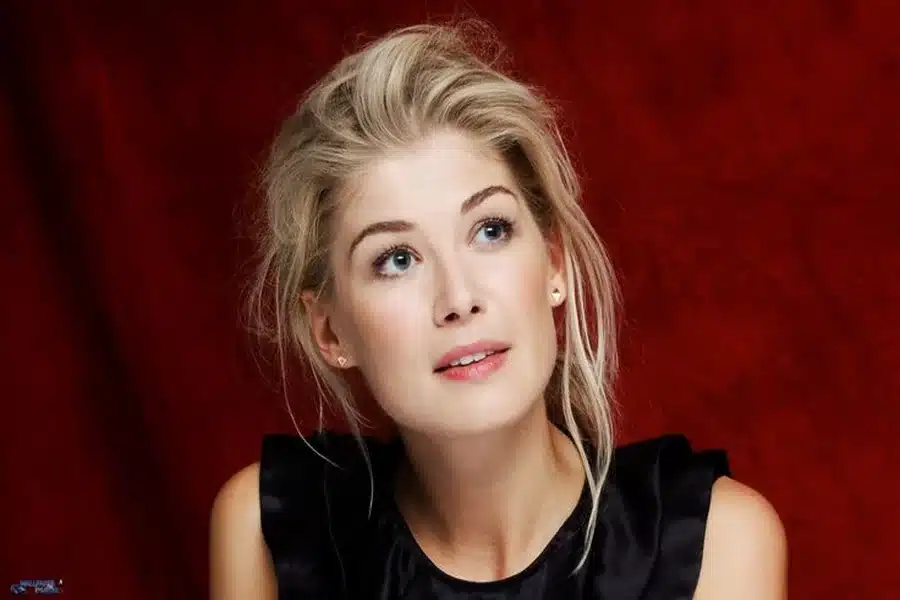 Rosamund Pike Height