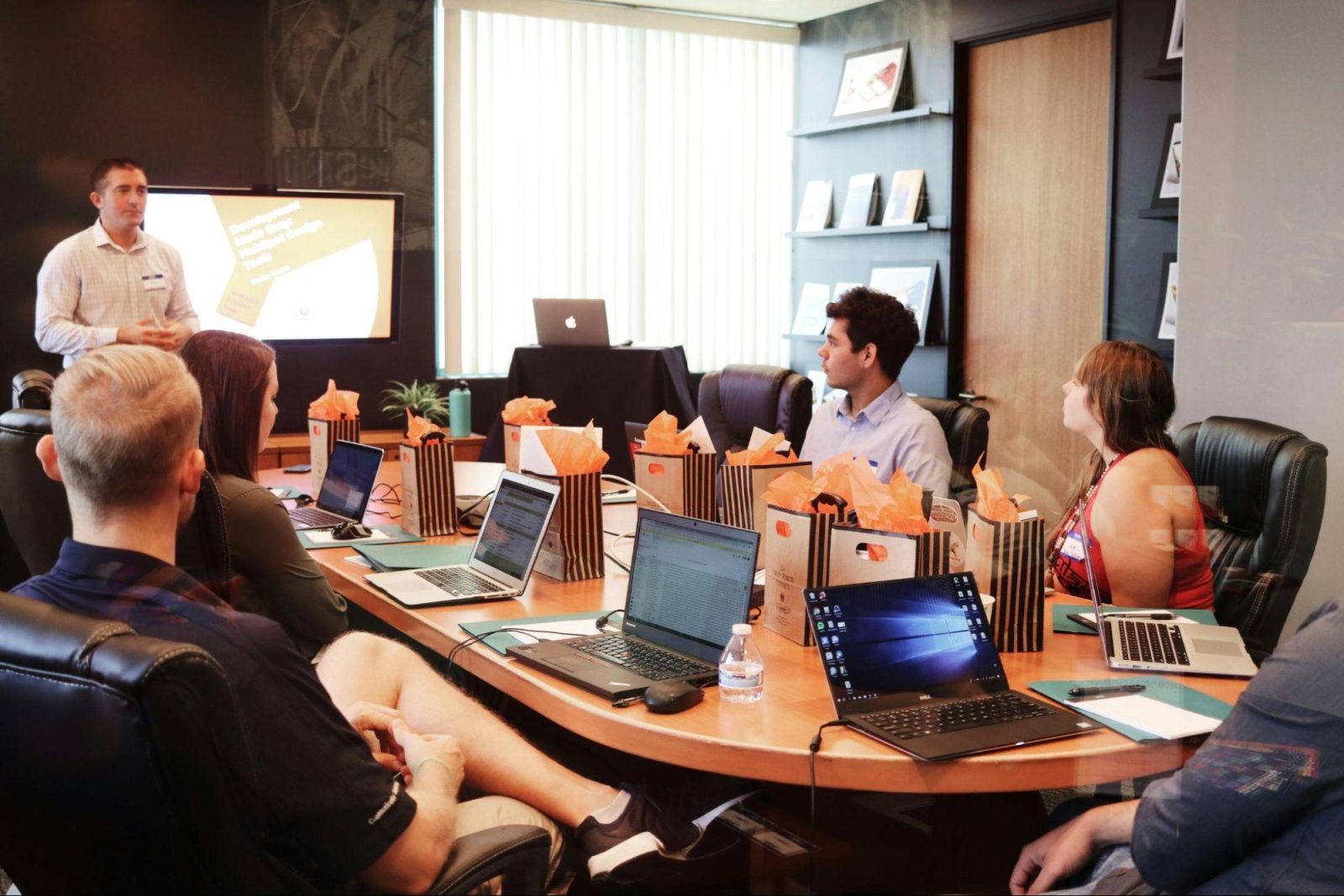 7 Most Popular AI Courses Professionals Are Rushing to Enrol In This Year