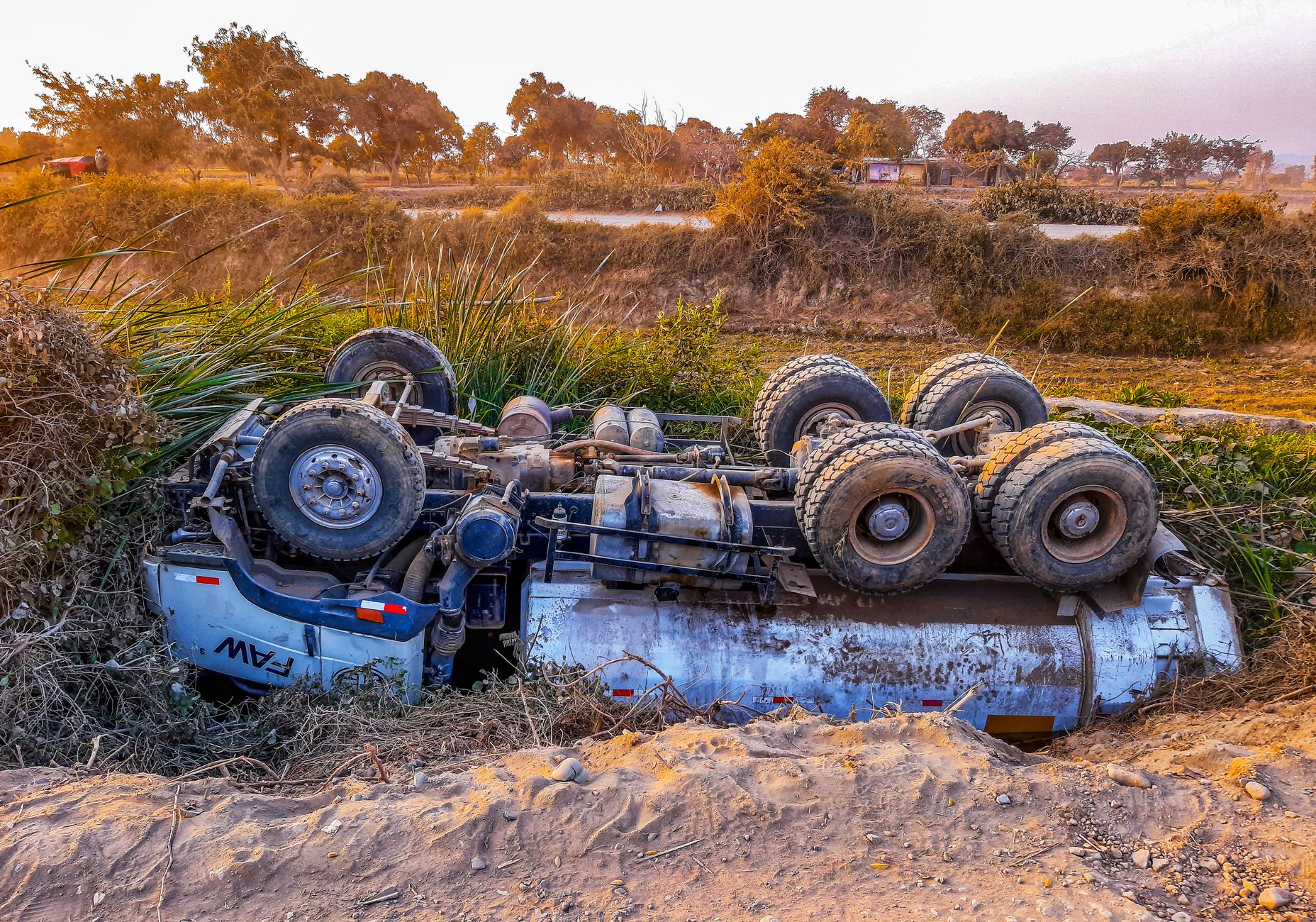 What Injured Drivers Should Know About Truck Maintenance Accident Claims